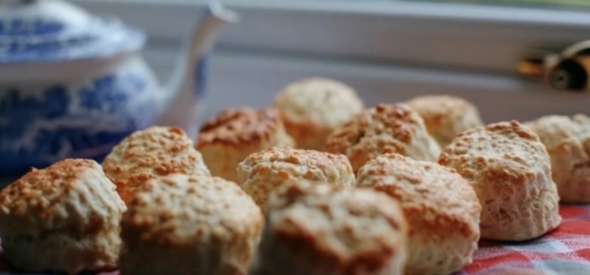 Cream Tea Coo Tour scones cropped